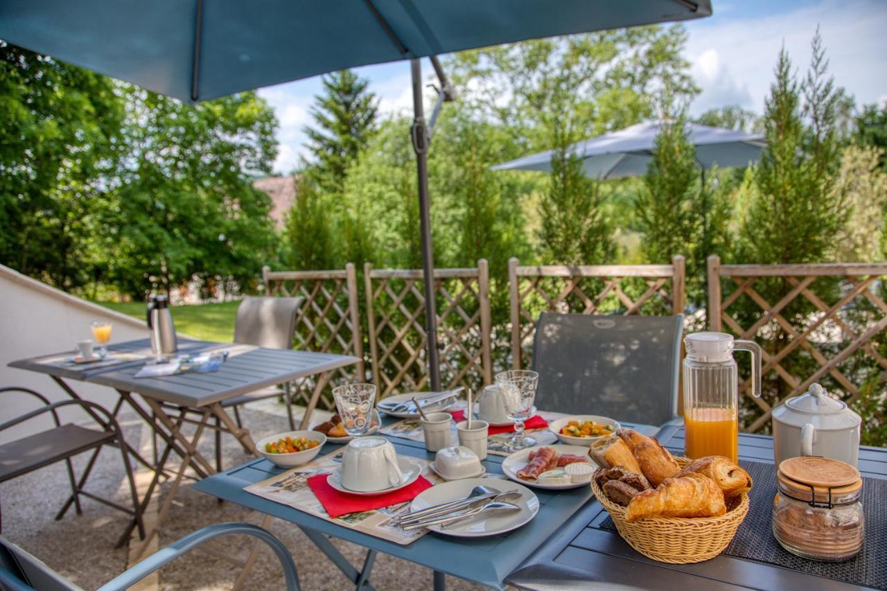 Domaine Des Pierres Blanches - Chambres D'Hotes Carlux Ngoại thất bức ảnh